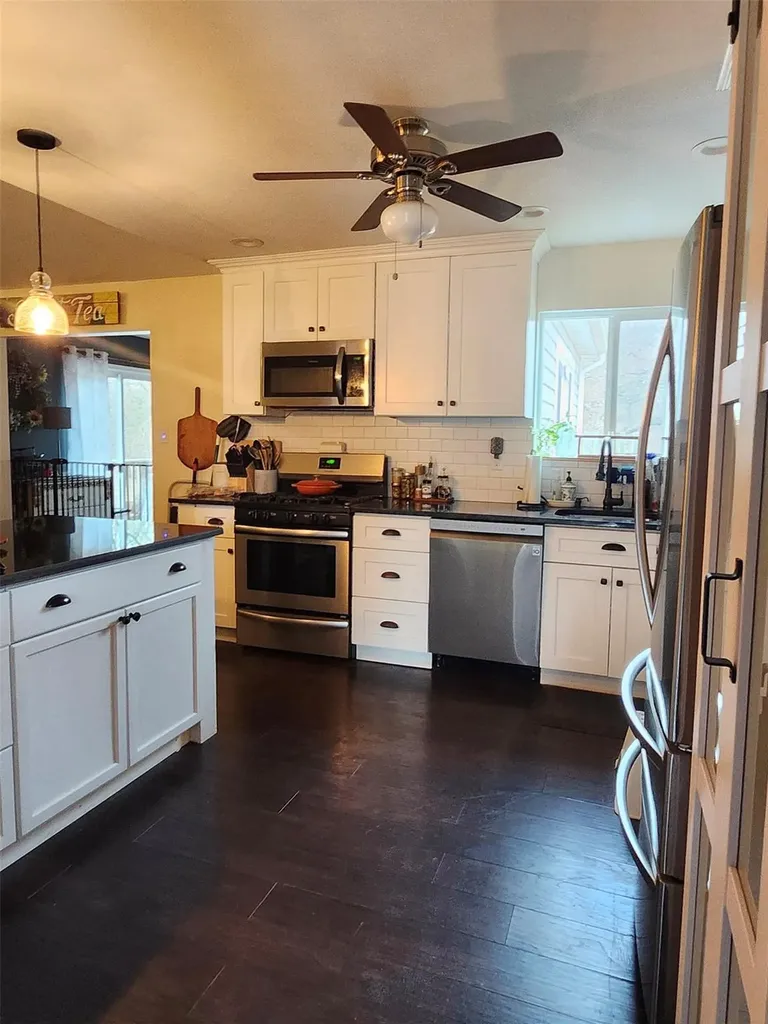5 Karls Road Yaphank NY 11980