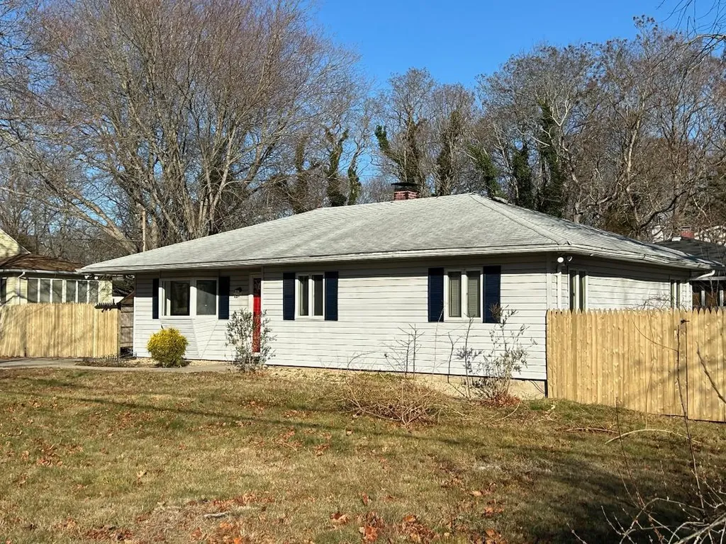 23 Woodmere Drive Brookhaven NY 11950