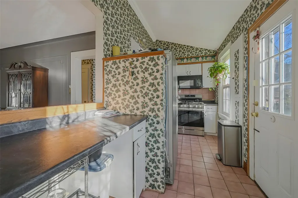 34 Orleans Road Valley Stream NY 11581