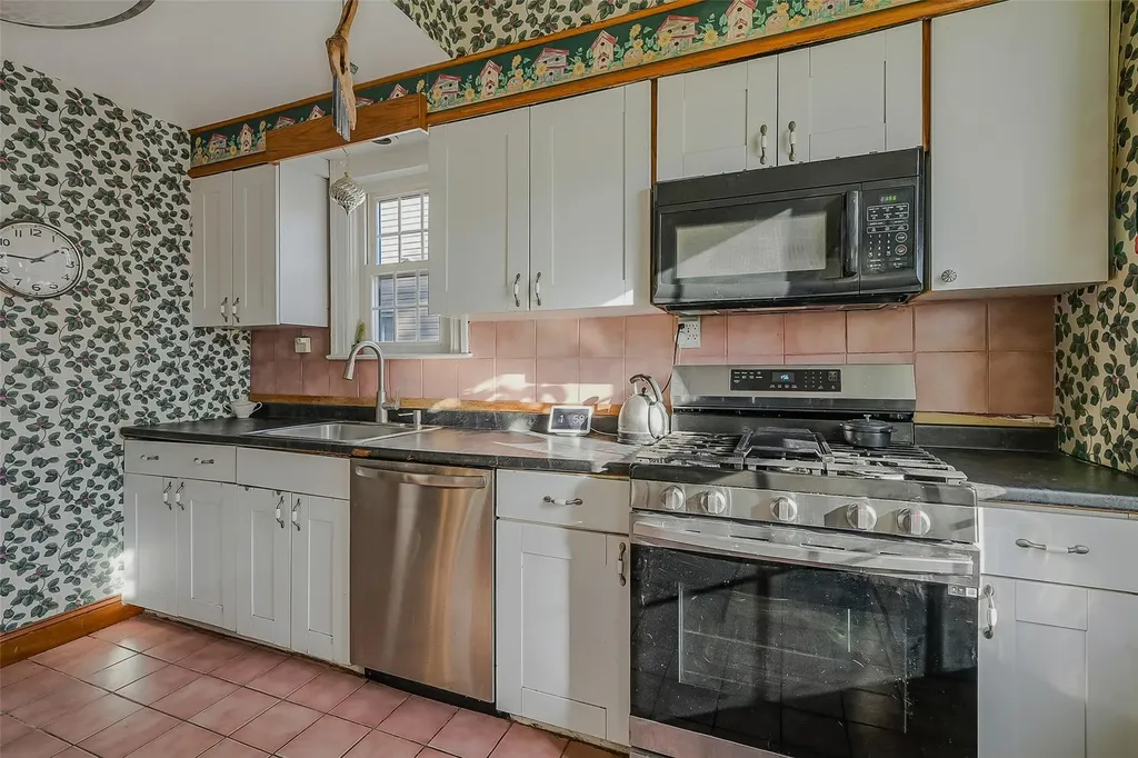 34 Orleans Road Valley Stream NY 11581