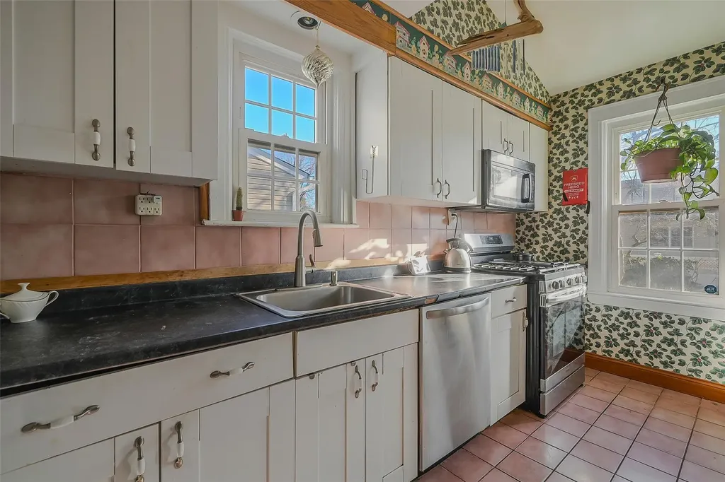 34 Orleans Road Valley Stream NY 11581
