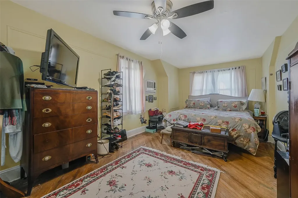 34 Orleans Road Valley Stream NY 11581