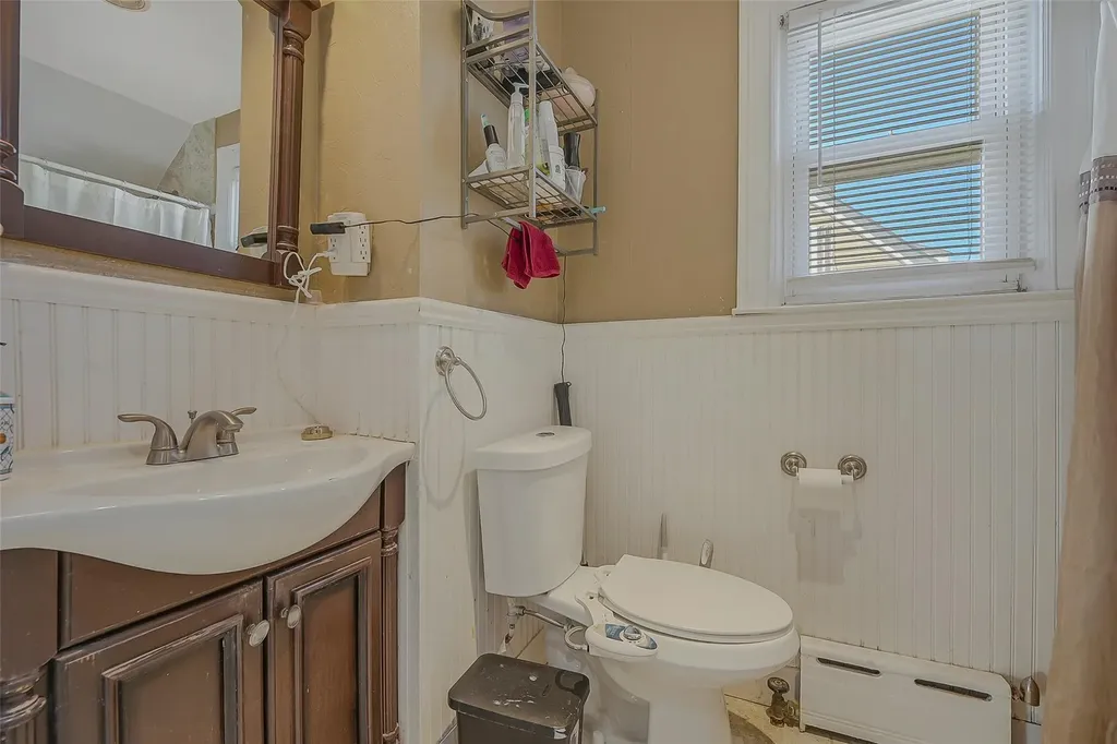 34 Orleans Road Valley Stream NY 11581