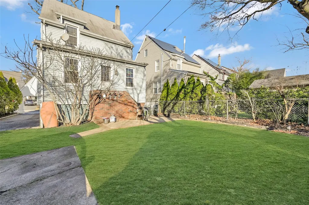 34 Orleans Road Valley Stream NY 11581