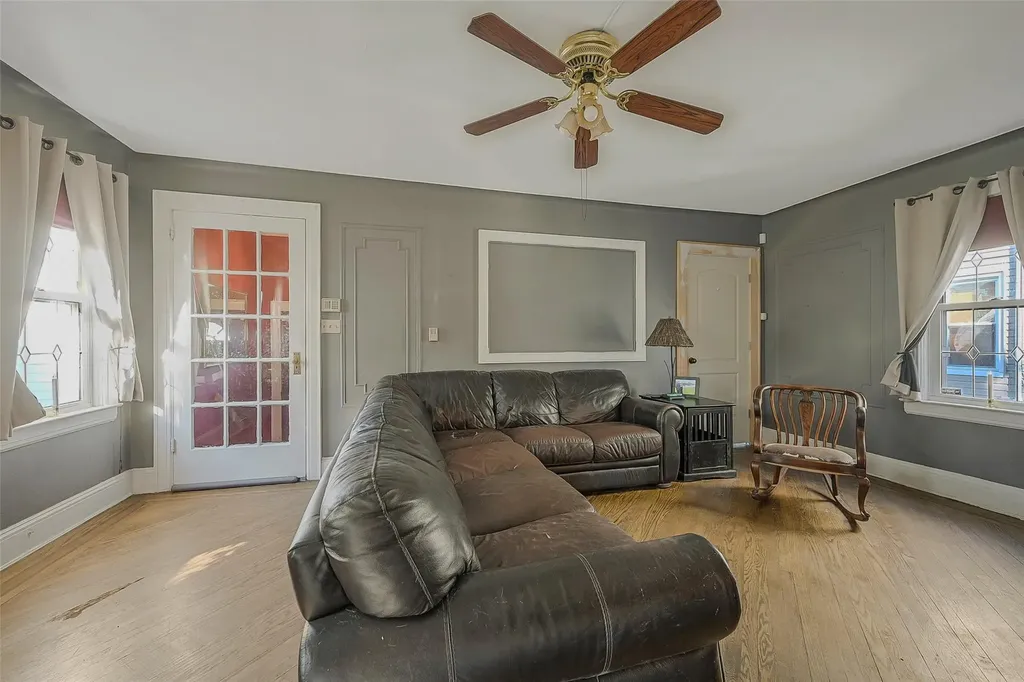 34 Orleans Road Valley Stream NY 11581
