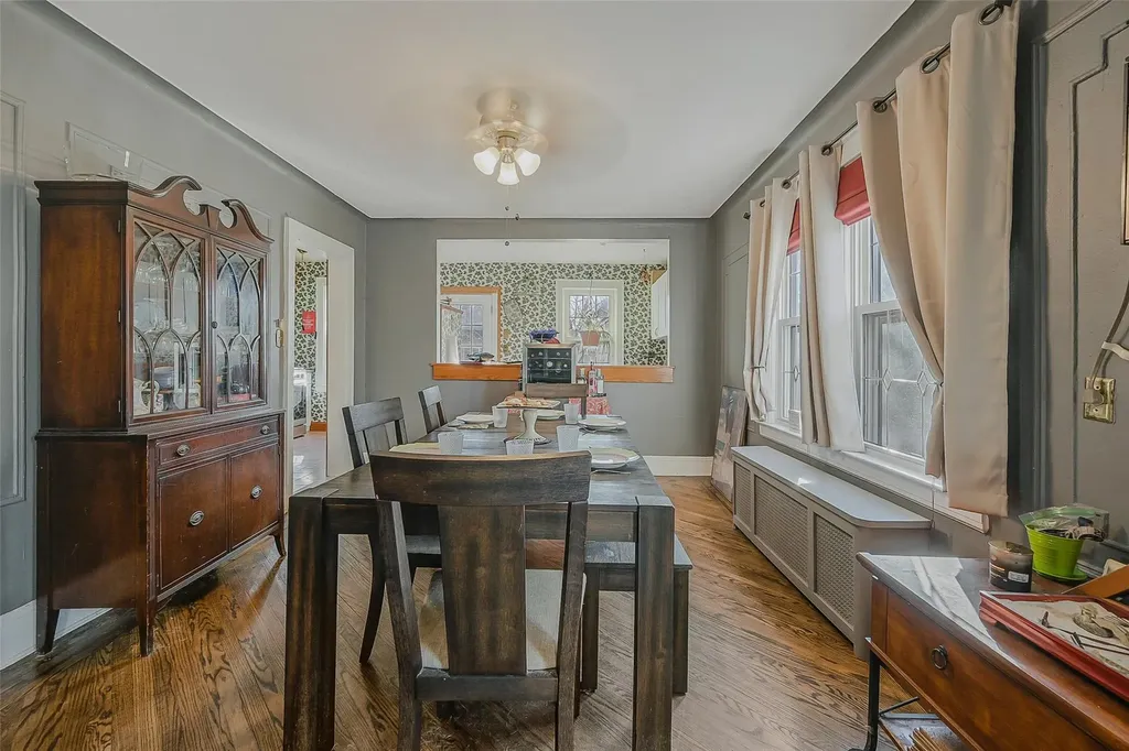 34 Orleans Road Valley Stream NY 11581