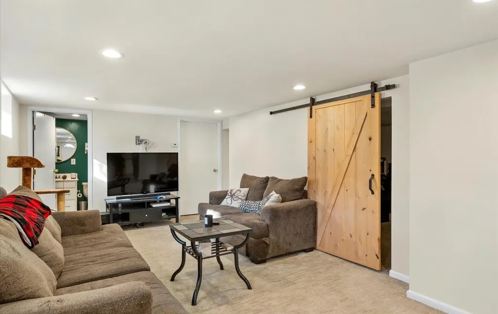 1020 Commack Road Dix Hills NY 11746