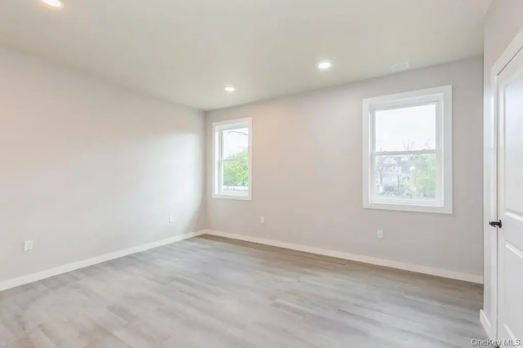 125 Lynbrook Drive Mastic Beach NY 11951
