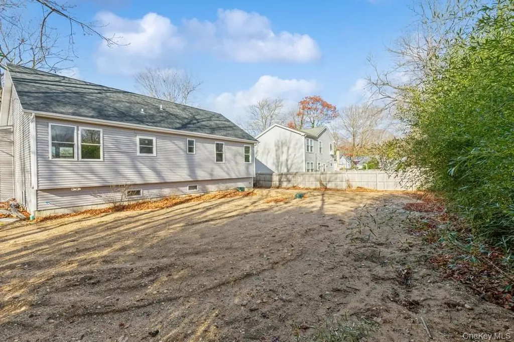 125 Lynbrook Drive Mastic Beach NY 11951