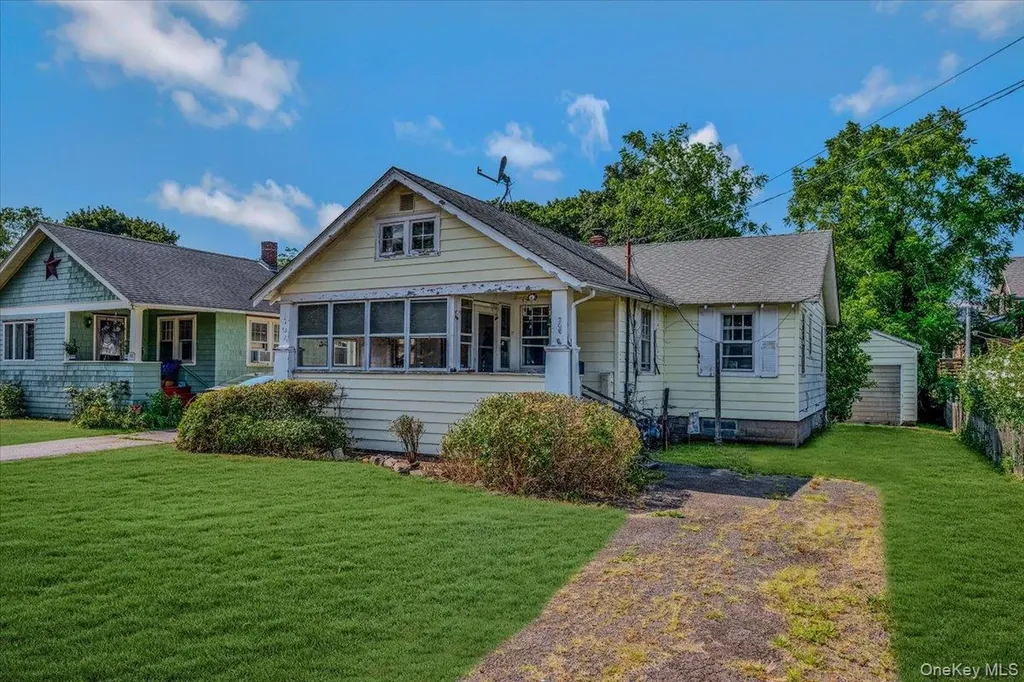 208 Aka 685 Knapp Place Greenport NY 11944