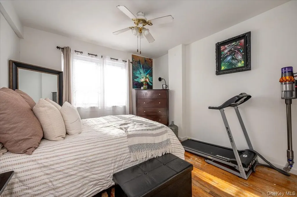 2873 Roebling Avenue Bronx NY 10461