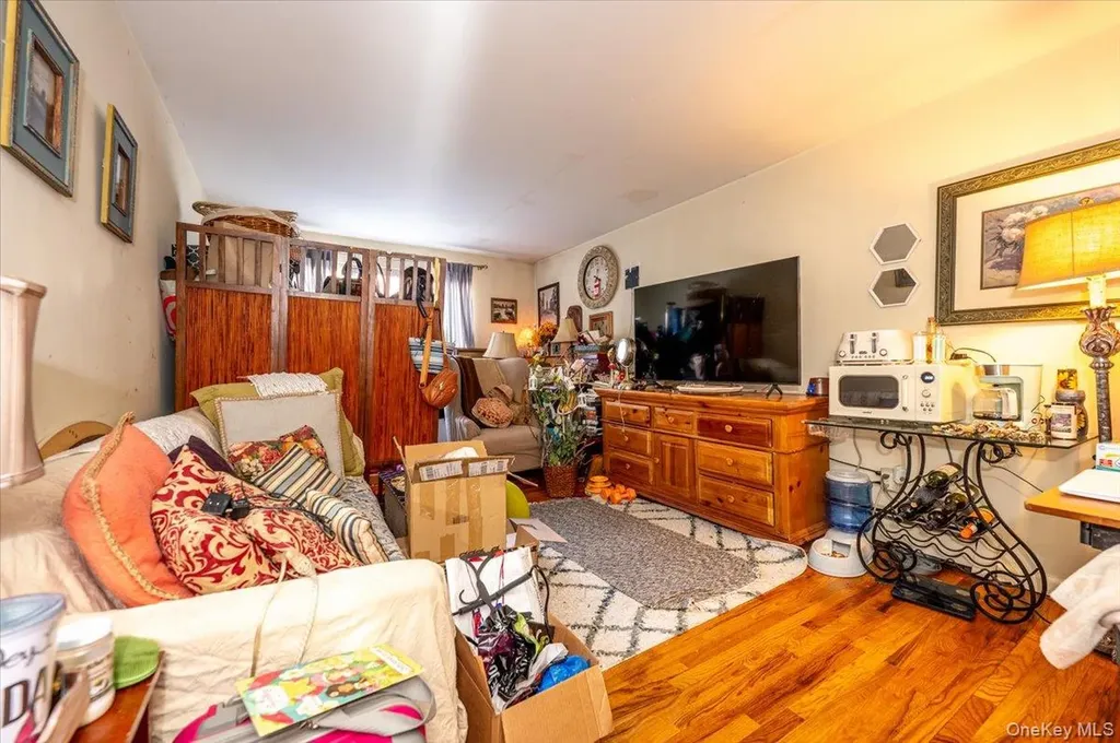 2873 Roebling Avenue Bronx NY 10461