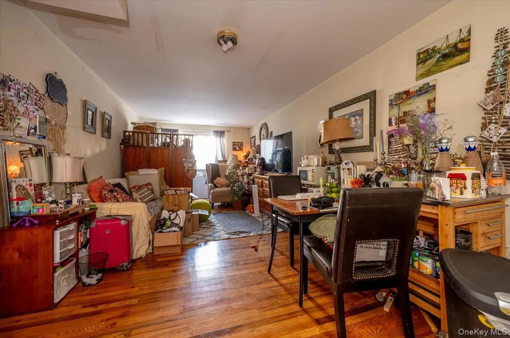 2873 Roebling Avenue Bronx NY 10461