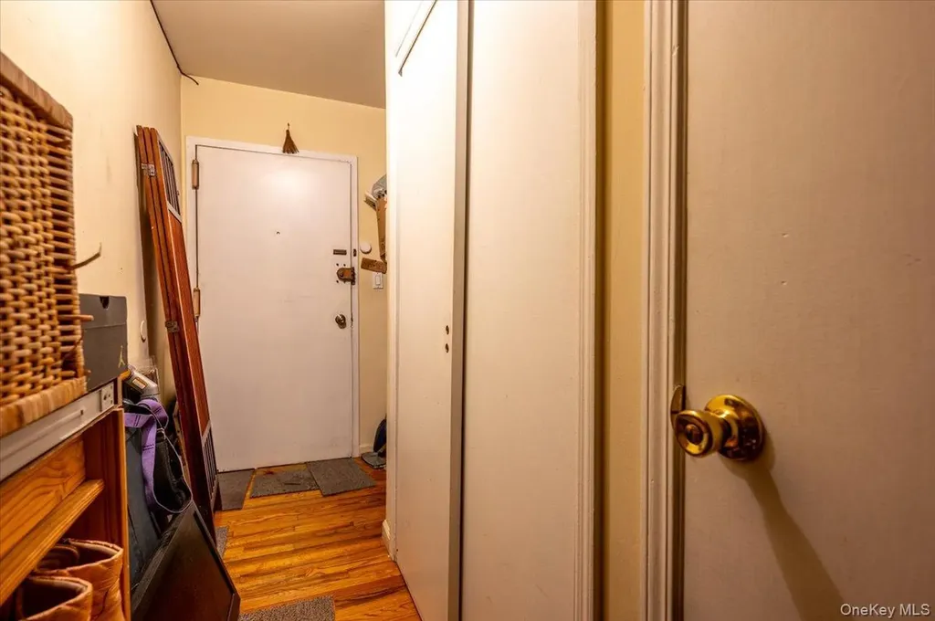 2873 Roebling Avenue Bronx NY 10461