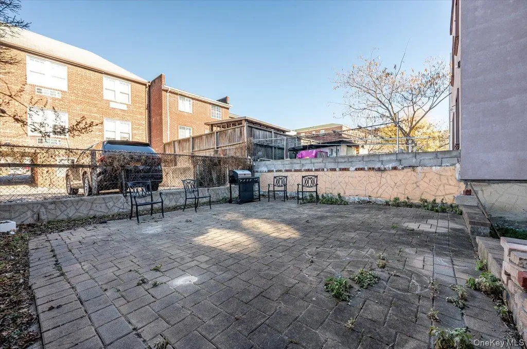 2873 Roebling Avenue Bronx NY 10461