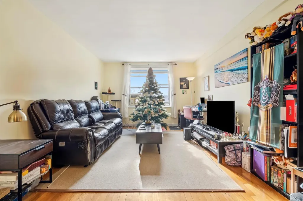 5635 Netherland Avenue Bronx NY 10471