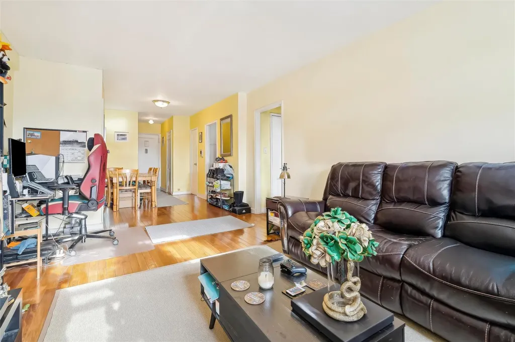 5635 Netherland Avenue Bronx NY 10471