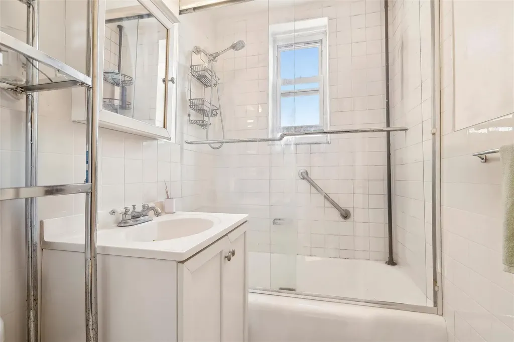 5635 Netherland Avenue Bronx NY 10471
