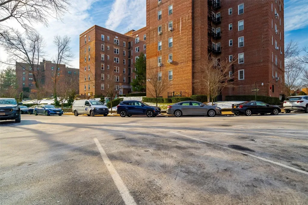 5635 Netherland Avenue Bronx NY 10471