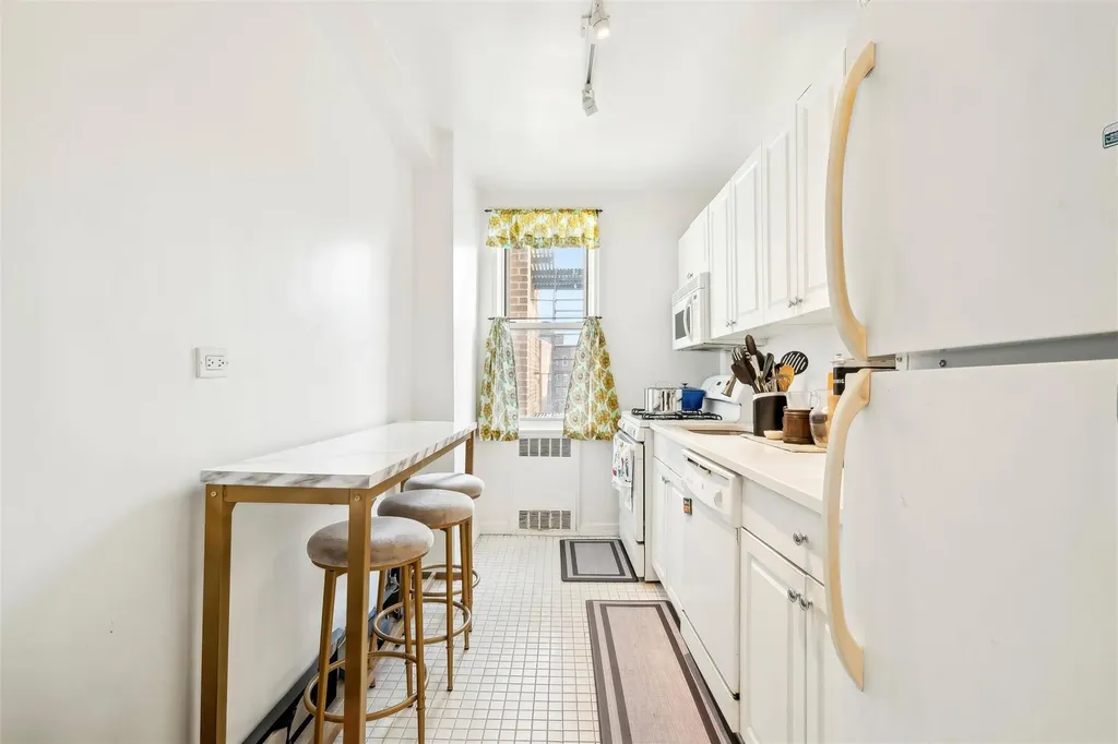 5635 Netherland Avenue Bronx NY 10471