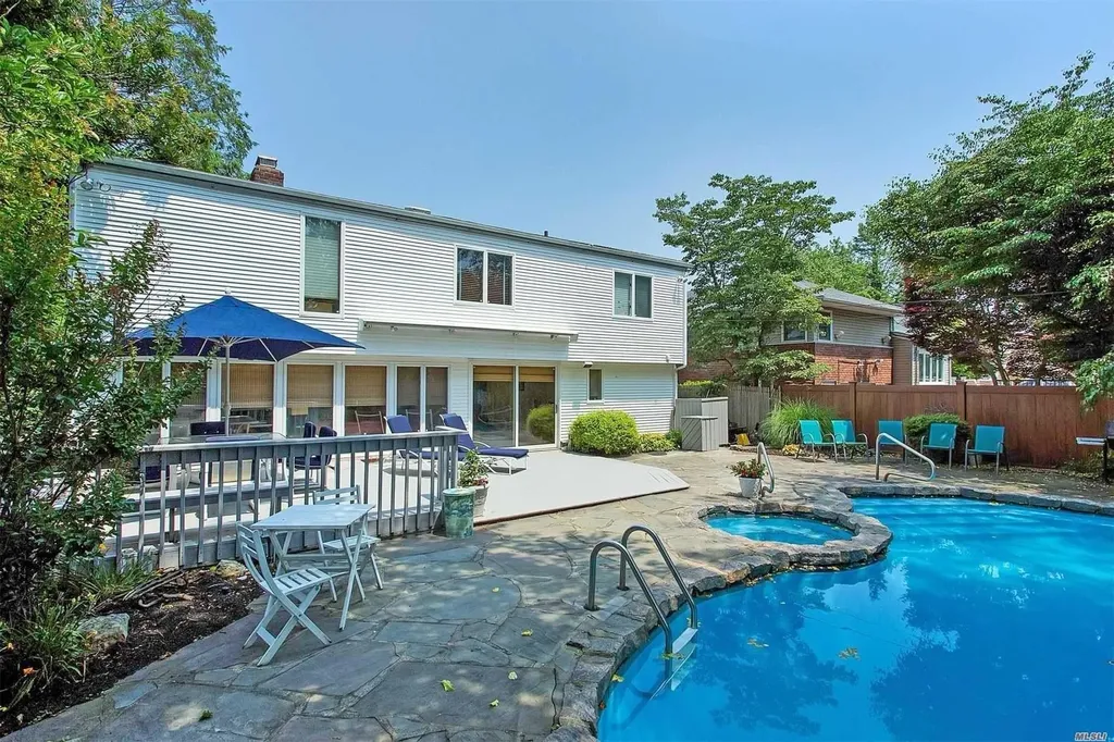 24 Irene Lane E Plainview NY 11803