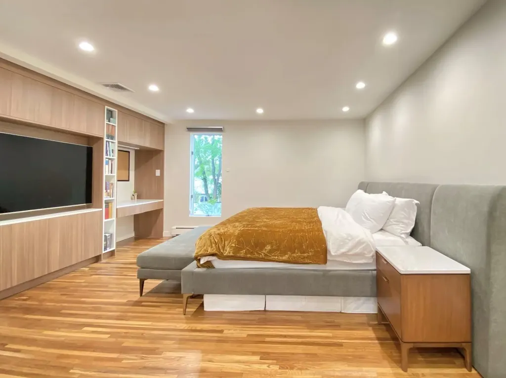 24 Irene Lane E Plainview NY 11803