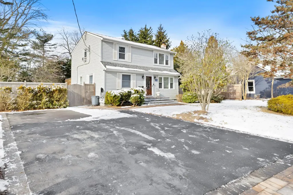 370 Grove Avenue Patchogue NY 11772