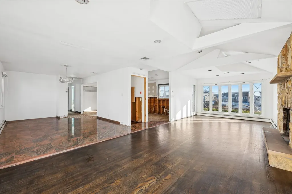 3402 Elliott Boulevard Oceanside NY 11572