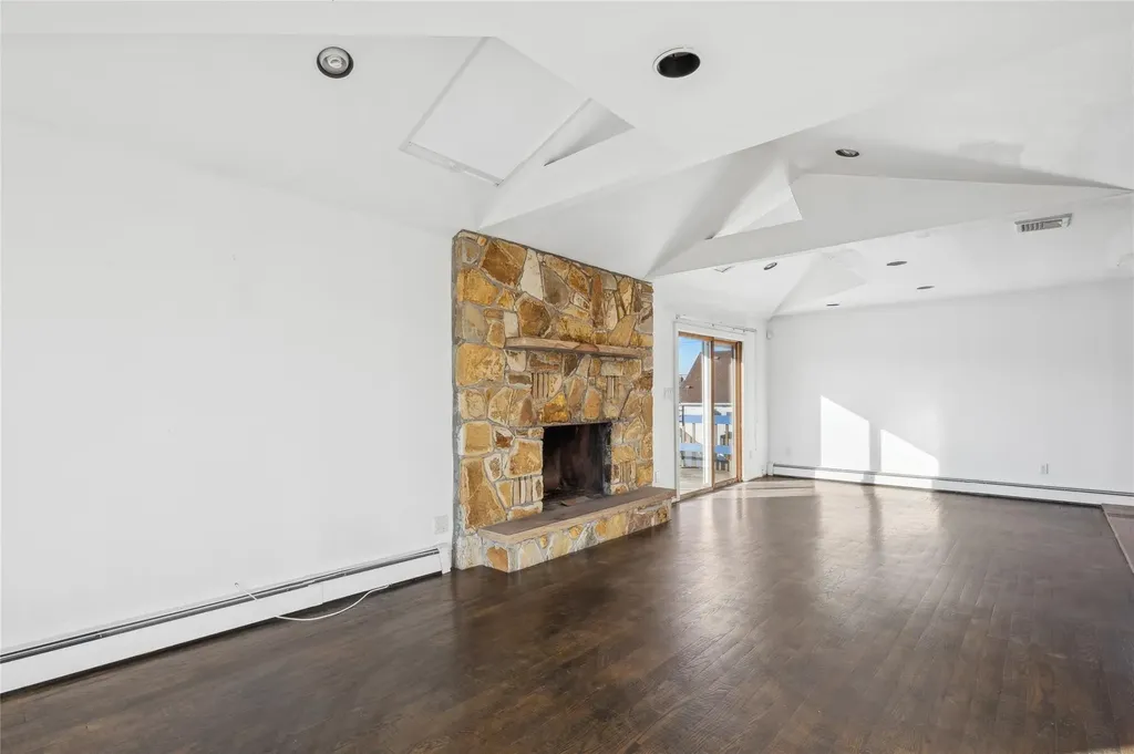3402 Elliott Boulevard Oceanside NY 11572