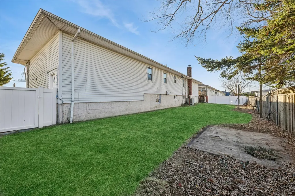 3402 Elliott Boulevard Oceanside NY 11572