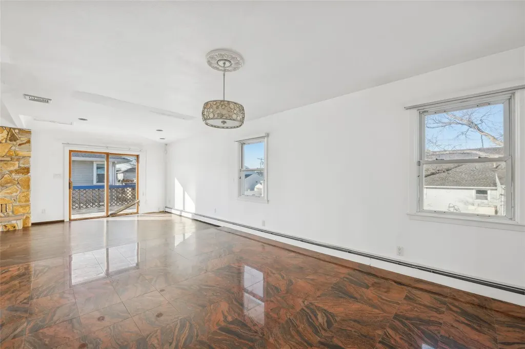 3402 Elliott Boulevard Oceanside NY 11572