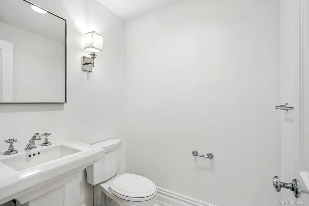 2 Weaver Street Scarsdale NY 10583