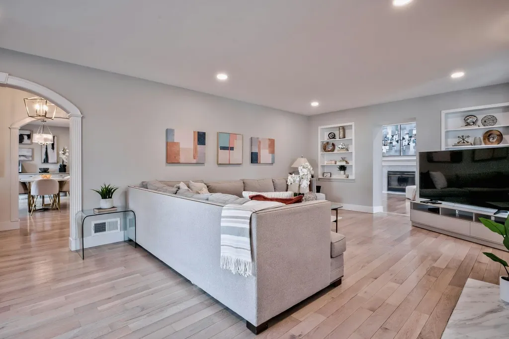 54 Castle Ridge Road Manhasset NY 11030