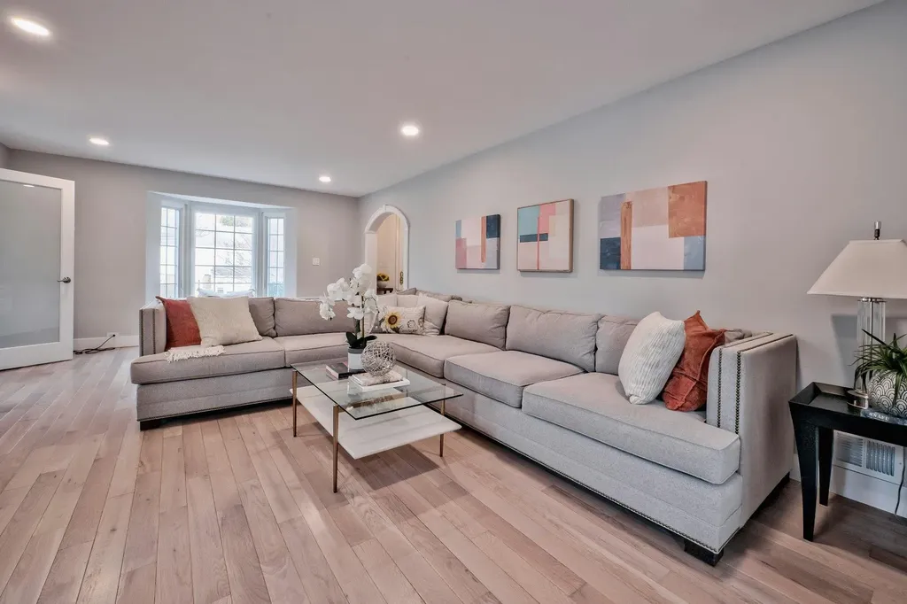 54 Castle Ridge Road Manhasset NY 11030