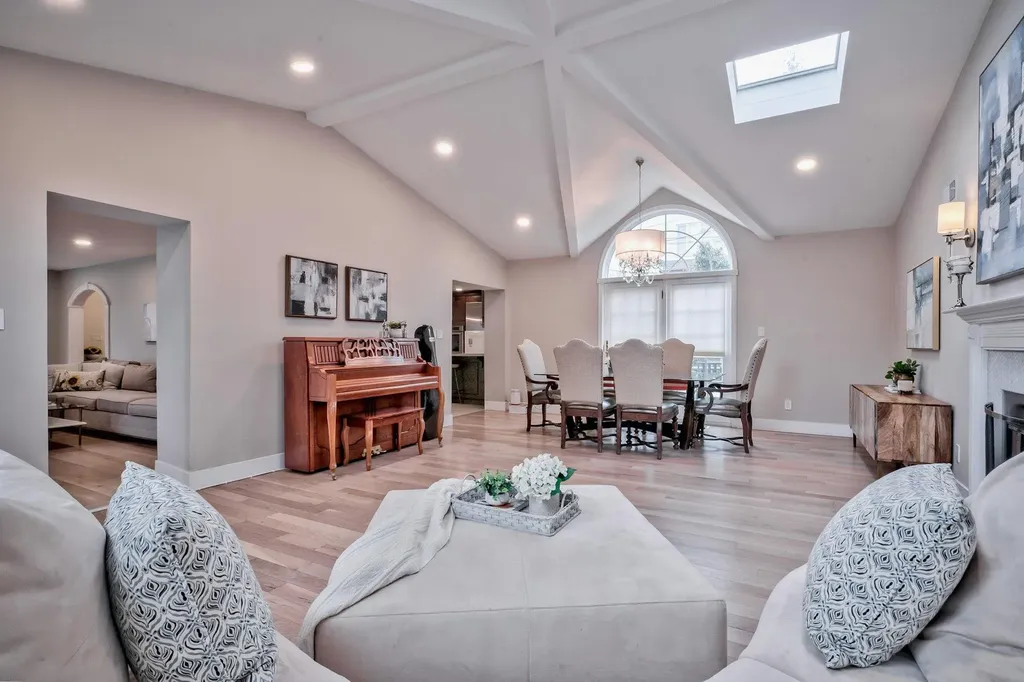 54 Castle Ridge Road Manhasset NY 11030