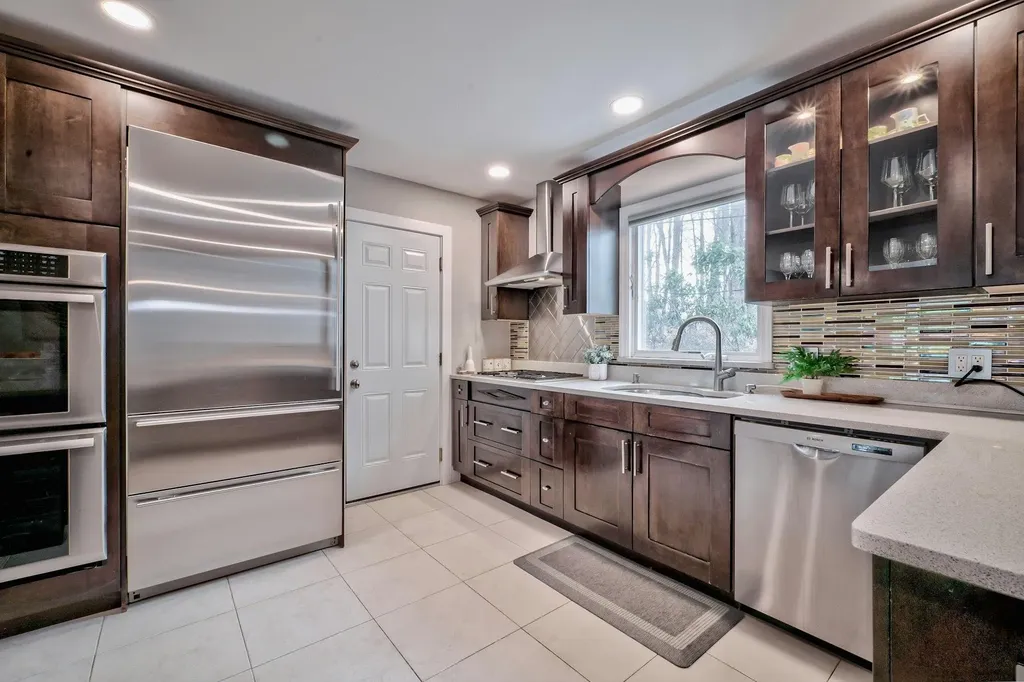 54 Castle Ridge Road Manhasset NY 11030