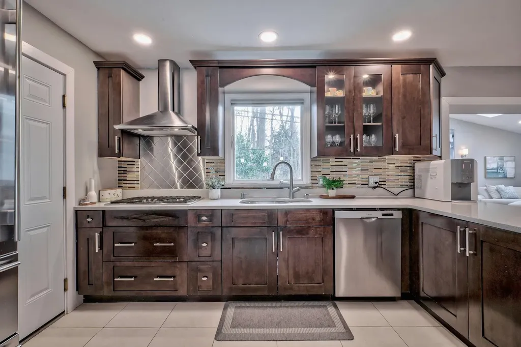 54 Castle Ridge Road Manhasset NY 11030