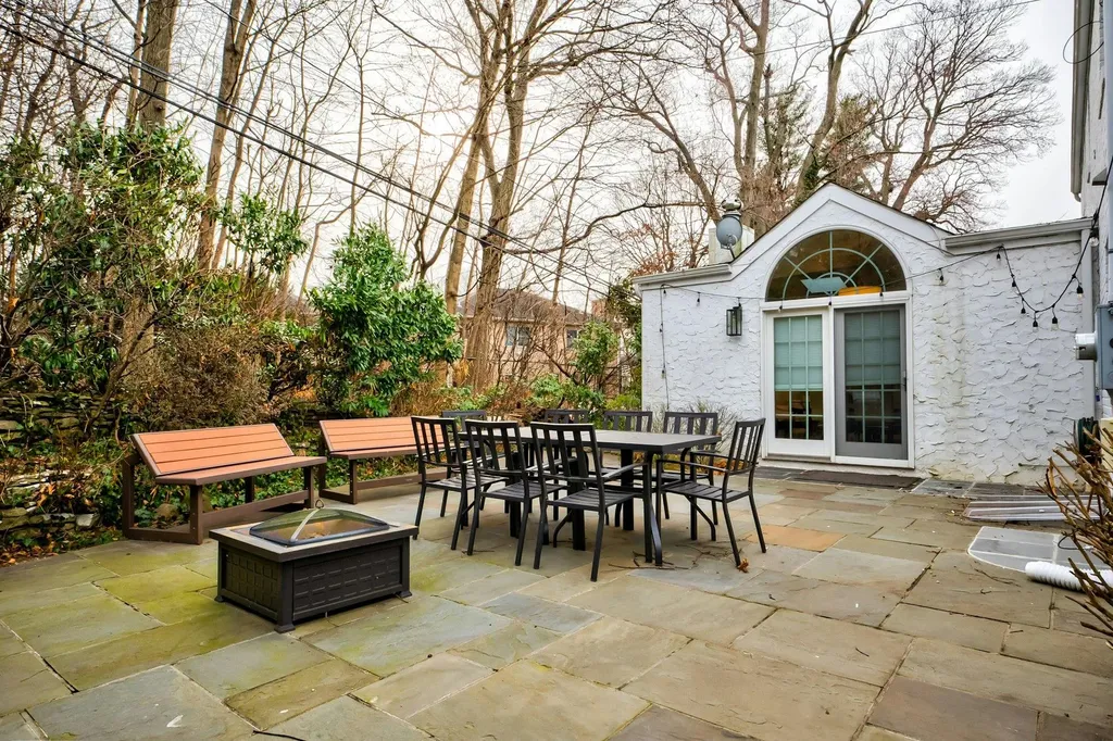 54 Castle Ridge Road Manhasset NY 11030