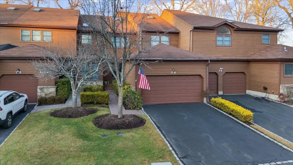 74 Hunt Drive Jericho NY 11753