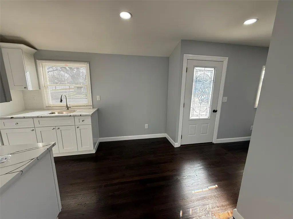 19 E Walnut Street Central Islip NY 11722