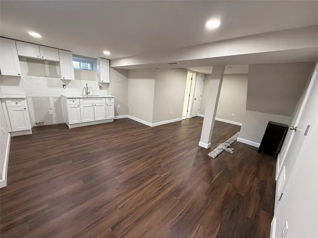 19 E Walnut Street Central Islip NY 11722
