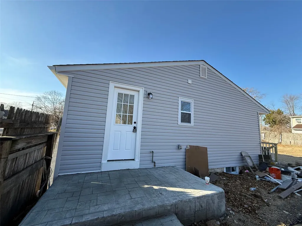 19 E Walnut Street Central Islip NY 11722