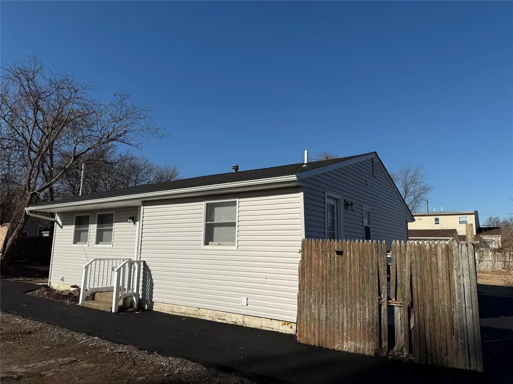 19 E Walnut Street Central Islip NY 11722