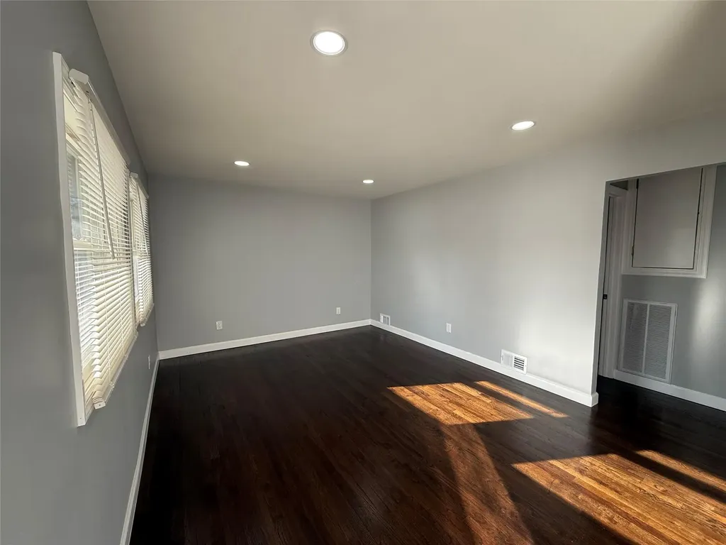 19 E Walnut Street Central Islip NY 11722