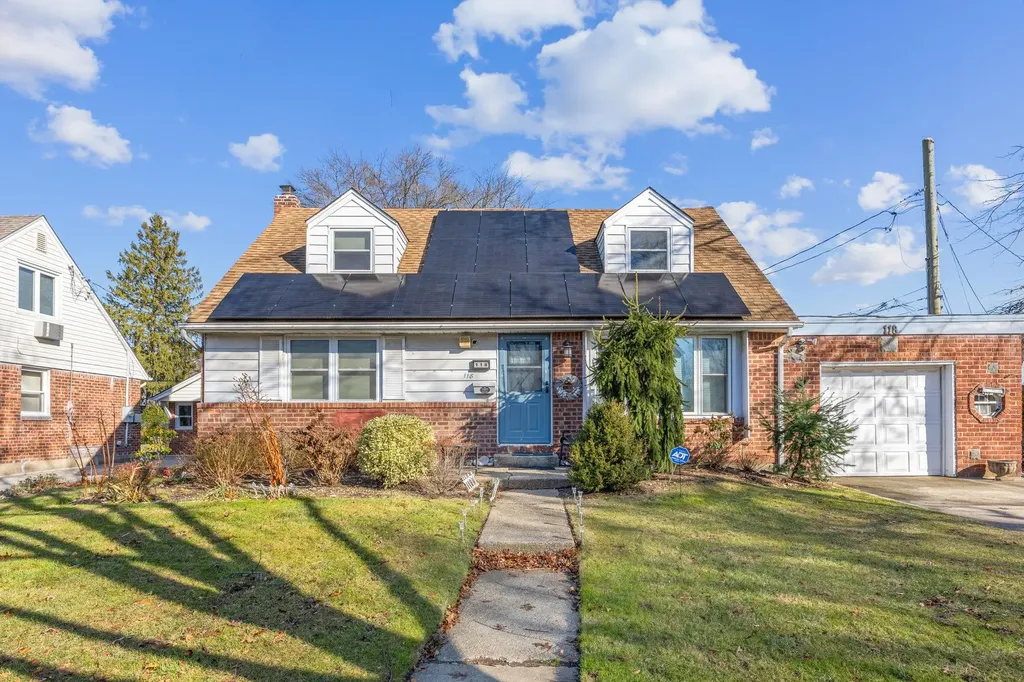 118 Birchwood Drive New Hyde Park NY 11040