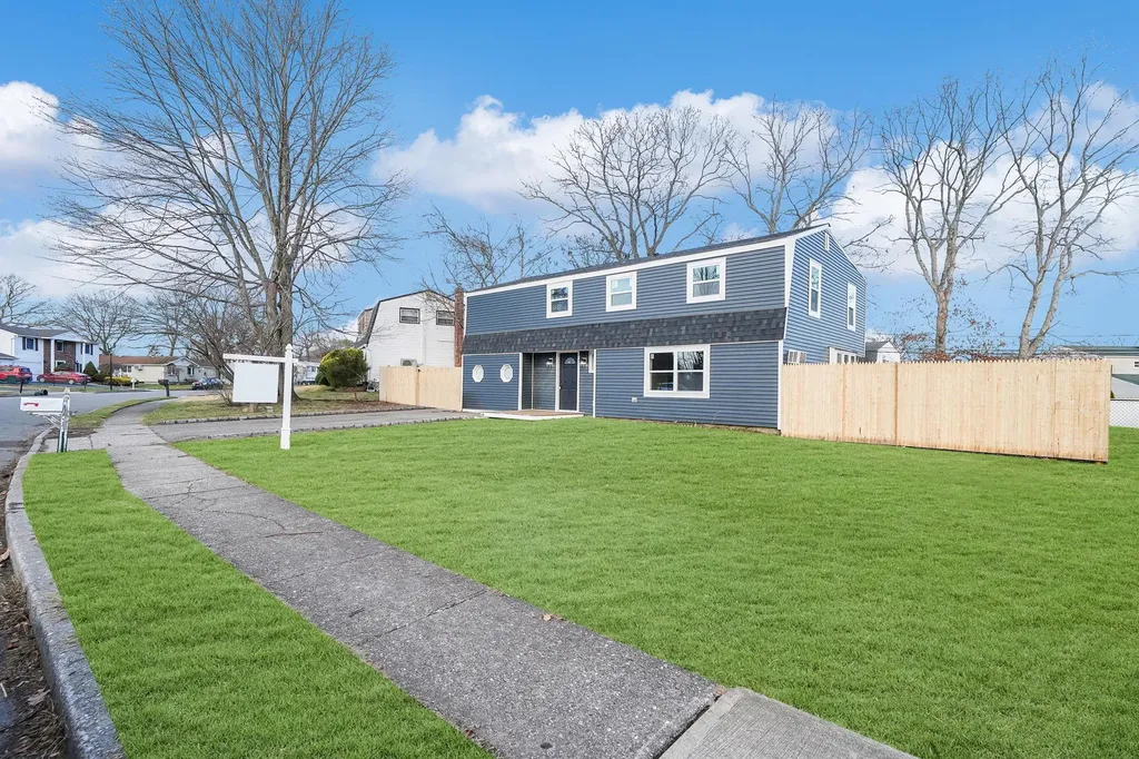 17 Imperial Drive Selden NY 11784