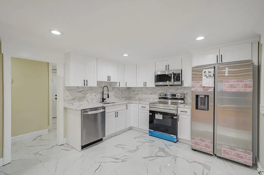 17 Imperial Drive Selden NY 11784