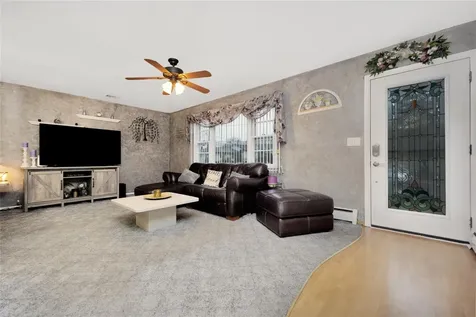 28 Baur Street West Babylon NY 11704