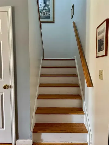 84 Sandalwood Lane Rhinebeck NY 12572
