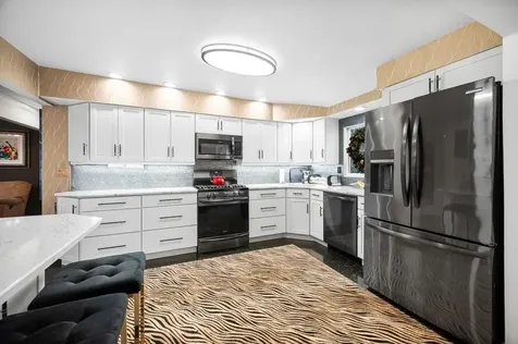 136 W 5 Street Deer Park NY 11729